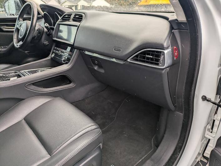 Used 2019 Jaguar F-PACE Premium AWD/4WD image 13