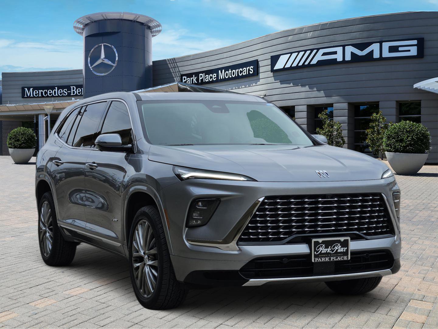 Used 2025 Buick Enclave Avenir w/ Trailering Package, 5000 lbs. image 2