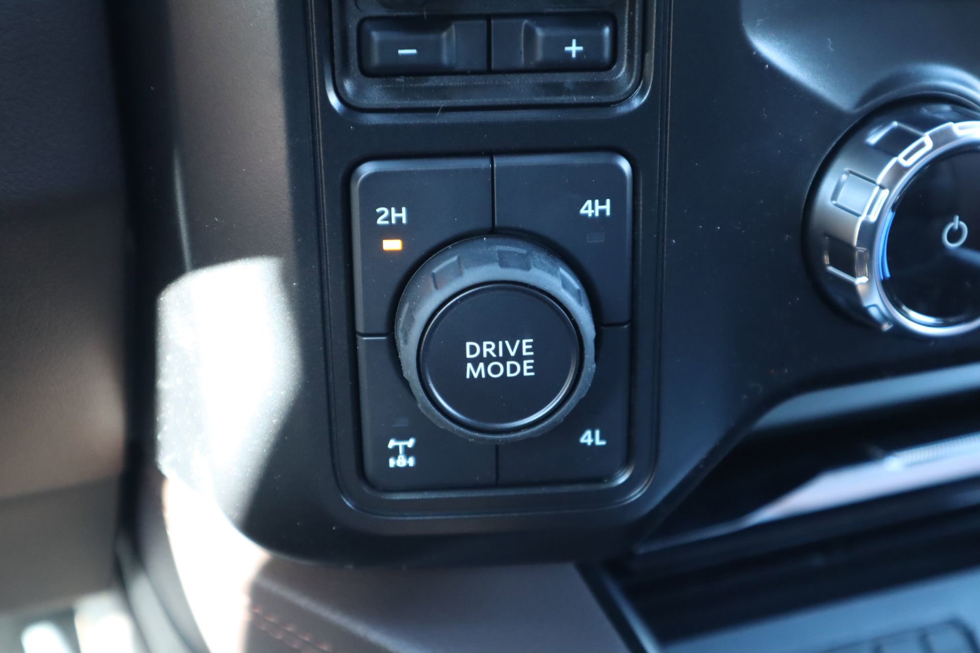 New 2026 Ford F250 King Ranch w/ Chrome Package image 9