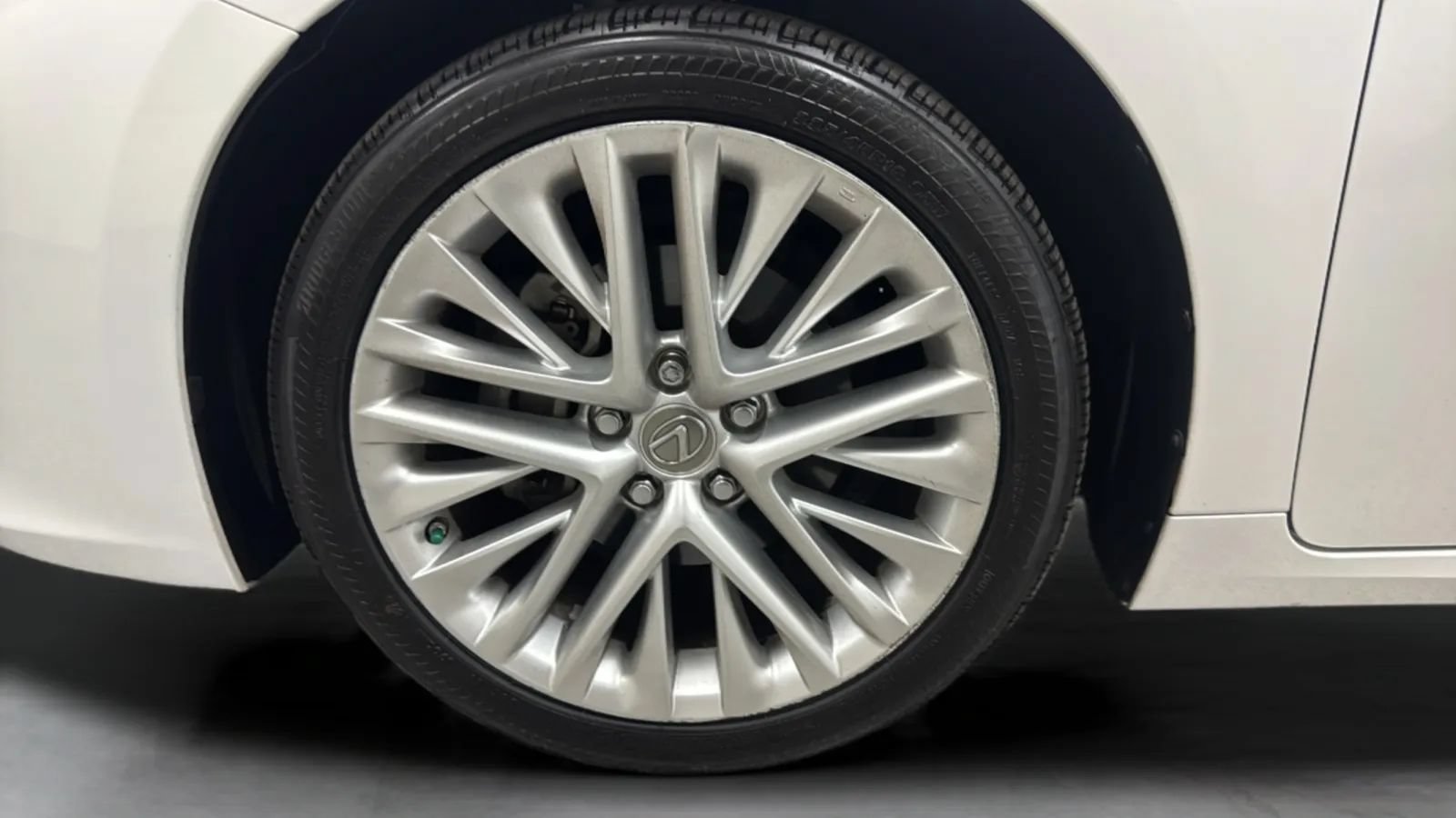 Used 2015 Lexus ES 350 w/ Luxury Package FWD image 27