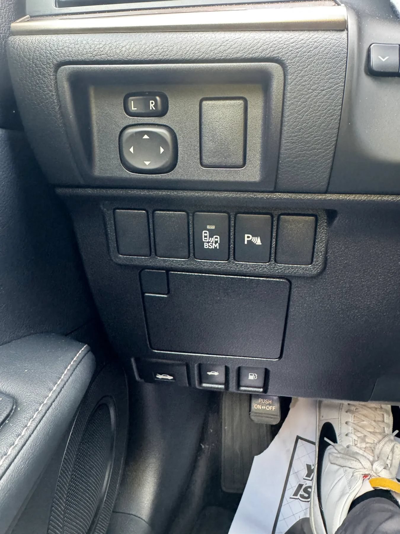Used 2014 Lexus ES 350 w/ Premium Package FWD image 27