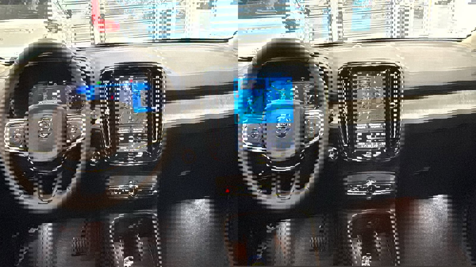 Used 2026 Volvo XC40 B5 Plus w/ Protection Package Premier AWD/4WD image 11