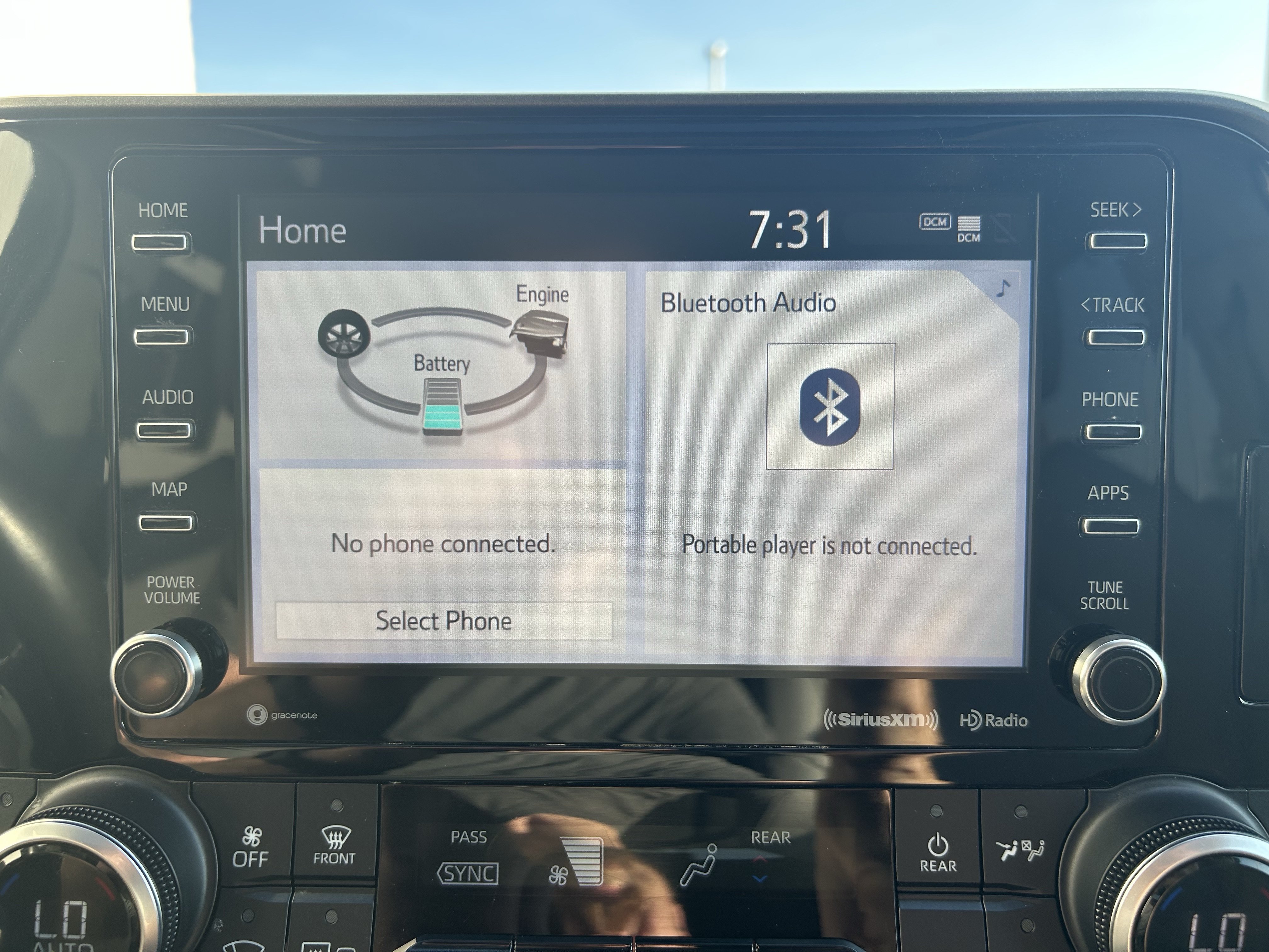 Used 2021 Toyota Highlander XLE AWD/4WD image 32