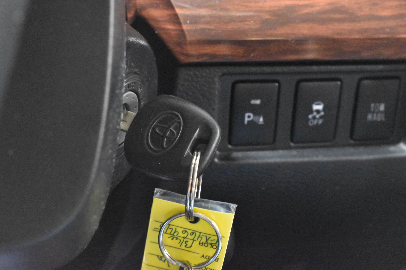 Used 2015 Toyota Tundra Limited image 15