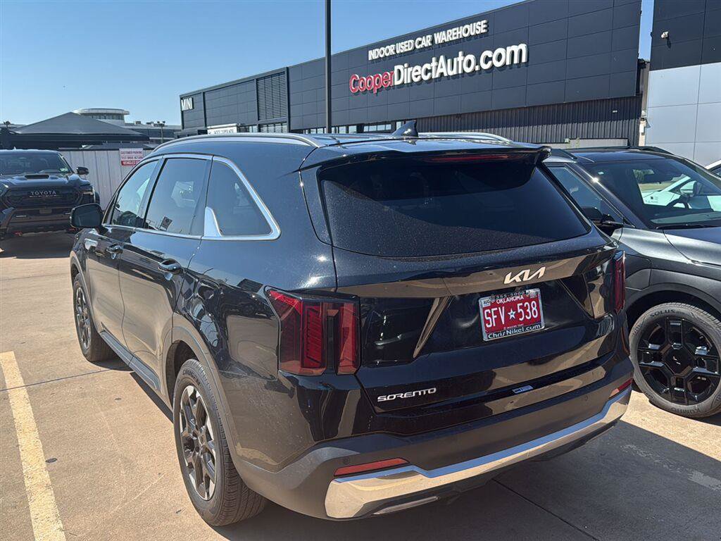Used 2024 Kia Sorento S FWD image 6