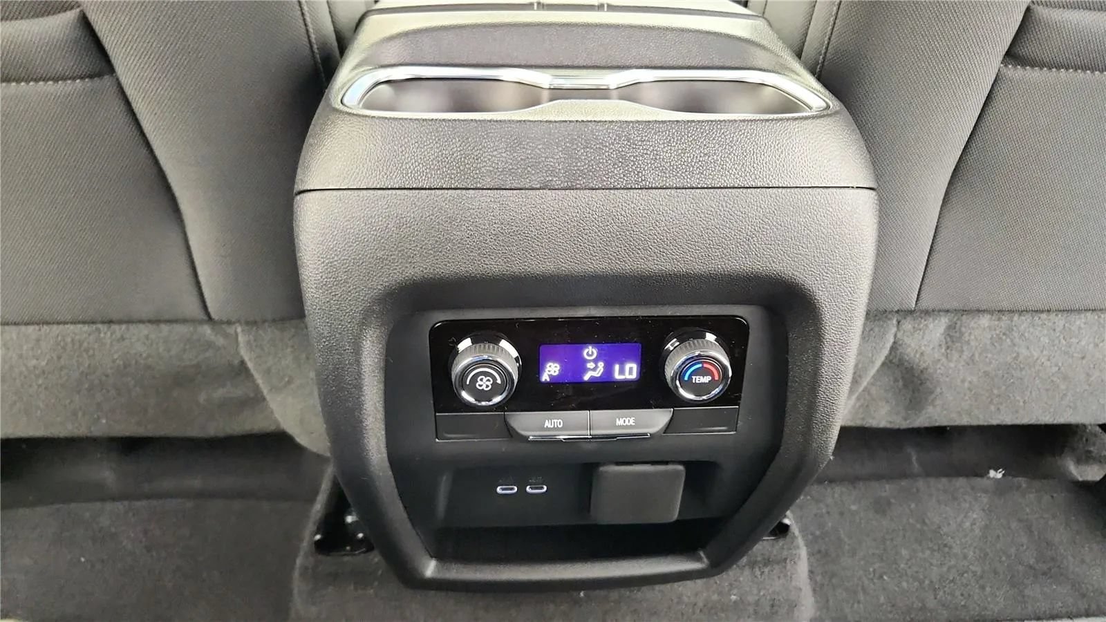 New 2026 Chevrolet Traverse LT w/ Midnight/Sport Edition AWD/4WD image 38