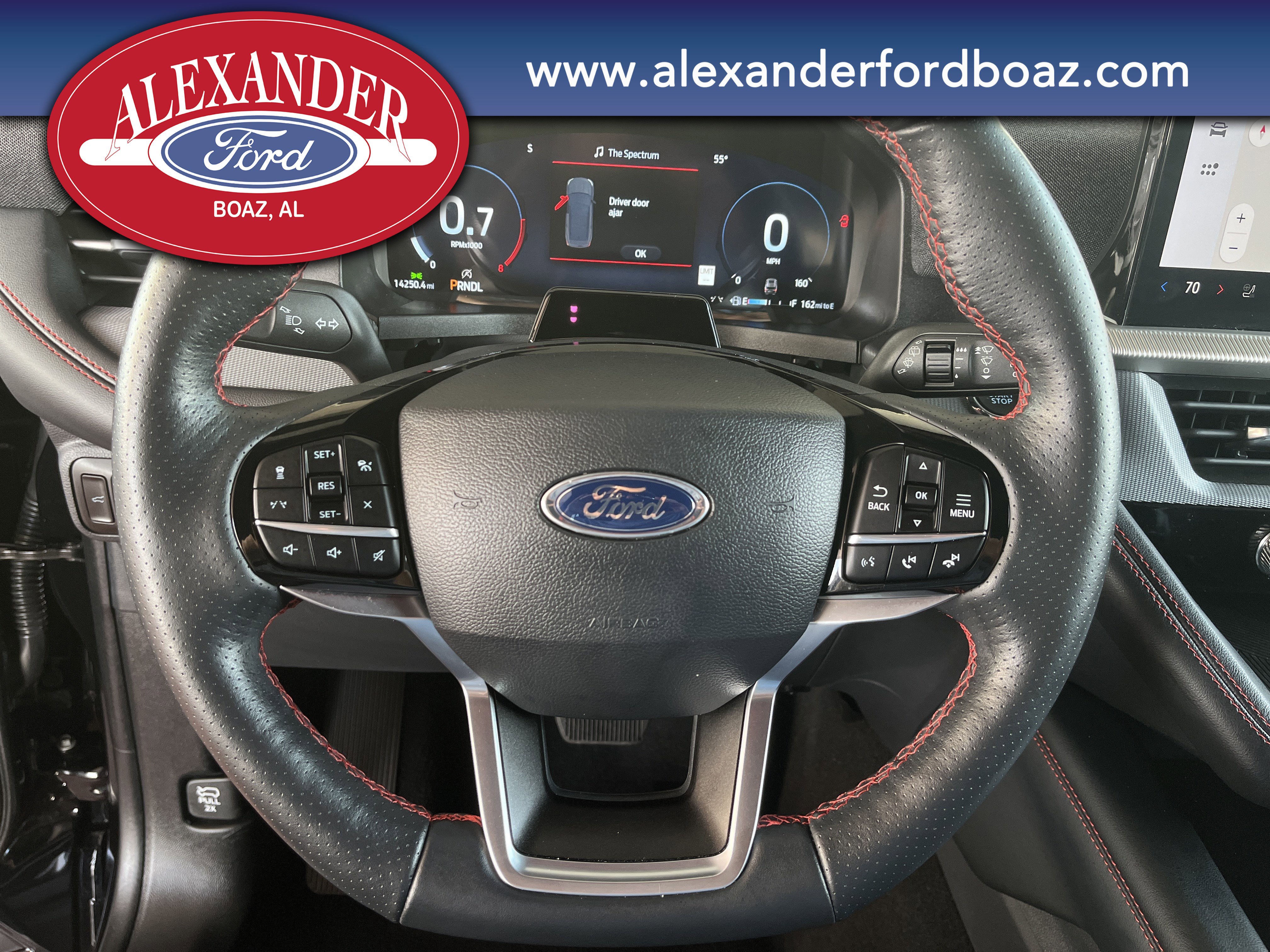 Used 2025 Ford Explorer ST-Line w/ ST-Line Street Pack image 26