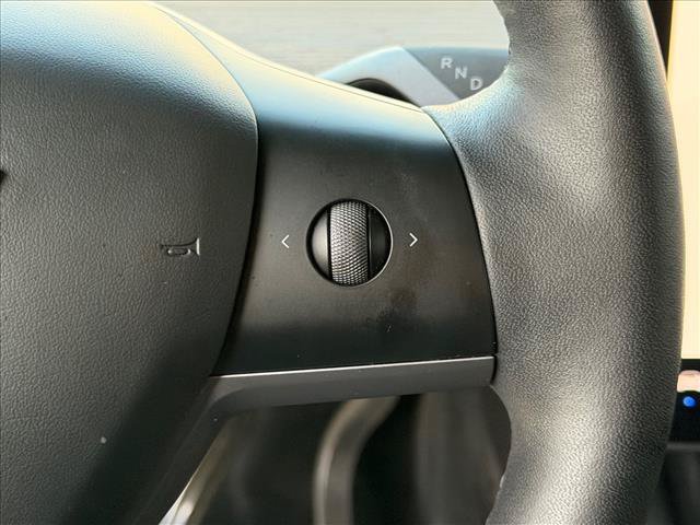 Used 2023 Tesla Model Y Long Range AWD/4WD image 18