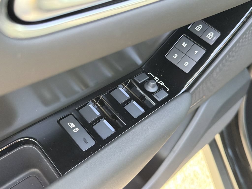 New 2026 Land Rover Range Rover Velar S AWD/4WD image 21
