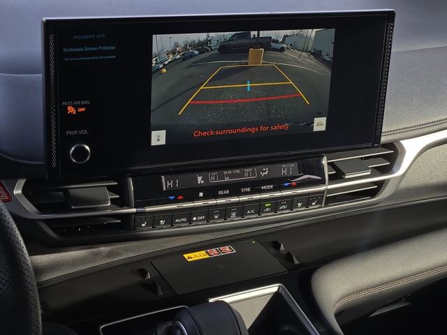 Used 2025 Toyota Sienna Limited image 22
