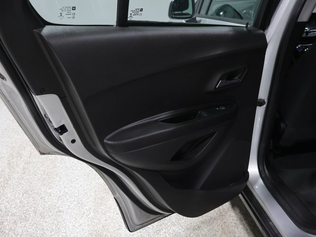 Used 2018 Chevrolet Trax LS image 19