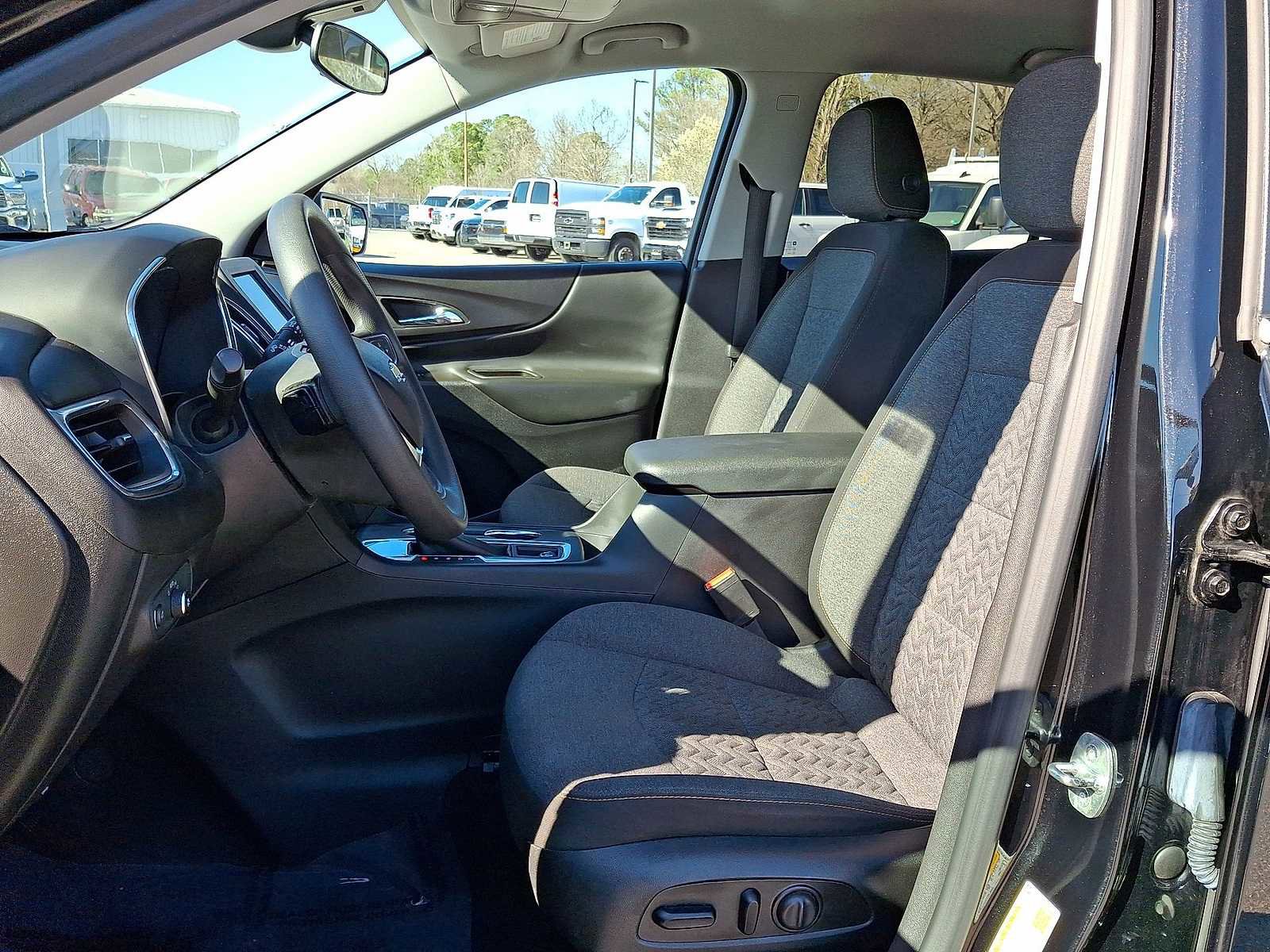 Used 2023 Chevrolet Equinox LT w/ LPO, Floor Liner Package image 24