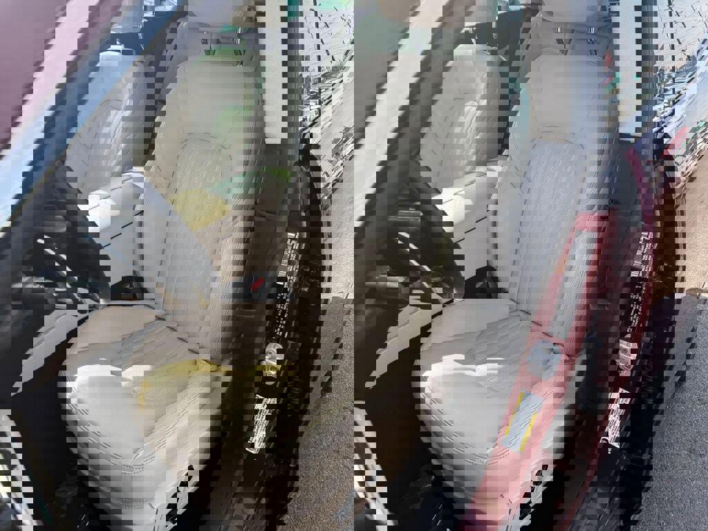 Used 2017 Maserati Levante S image 11