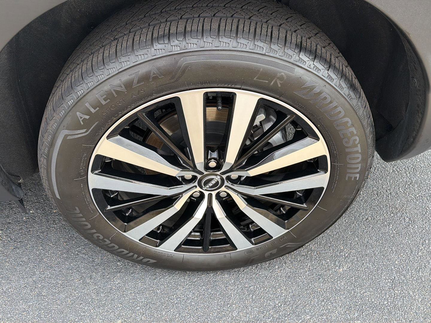 Used 2025 Nissan Pathfinder Platinum FWD image 42