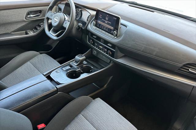 Used 2023 Nissan Rogue SV image 15