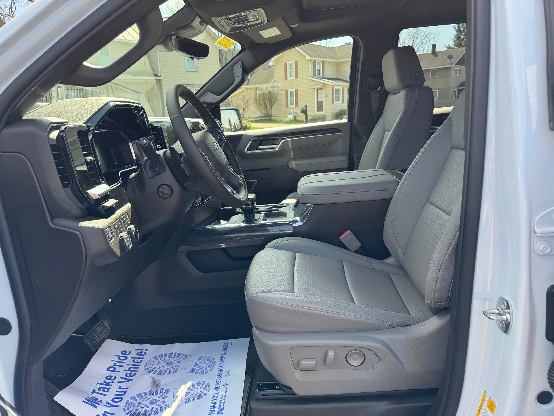 New 2026 Chevrolet Silverado 1500 LTZ w/ LTZ Premium Package AWD/4WD image 23