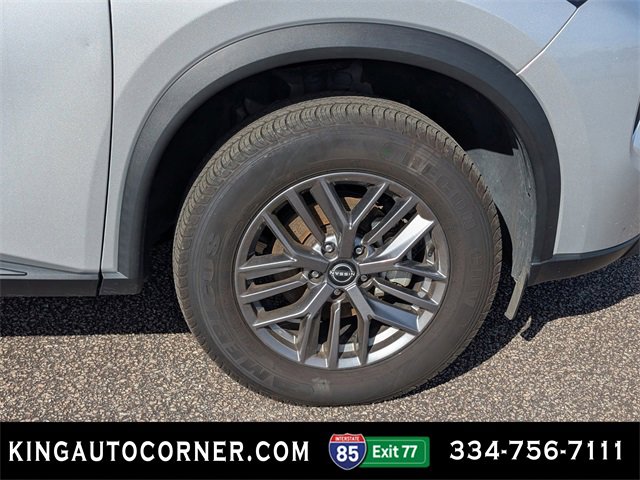 Used 2024 Nissan Rogue S image 10