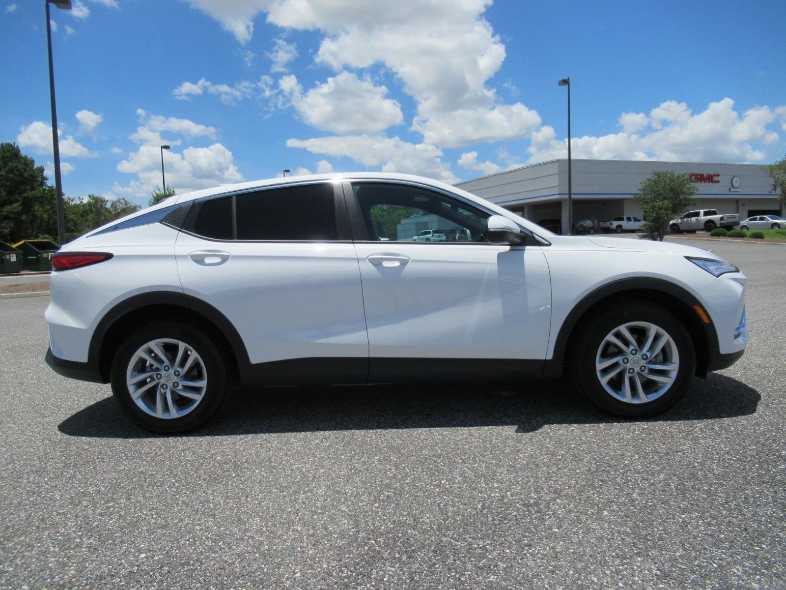 Used 2024 Buick Envista Preferred w/ Convenience I Package FWD image 2