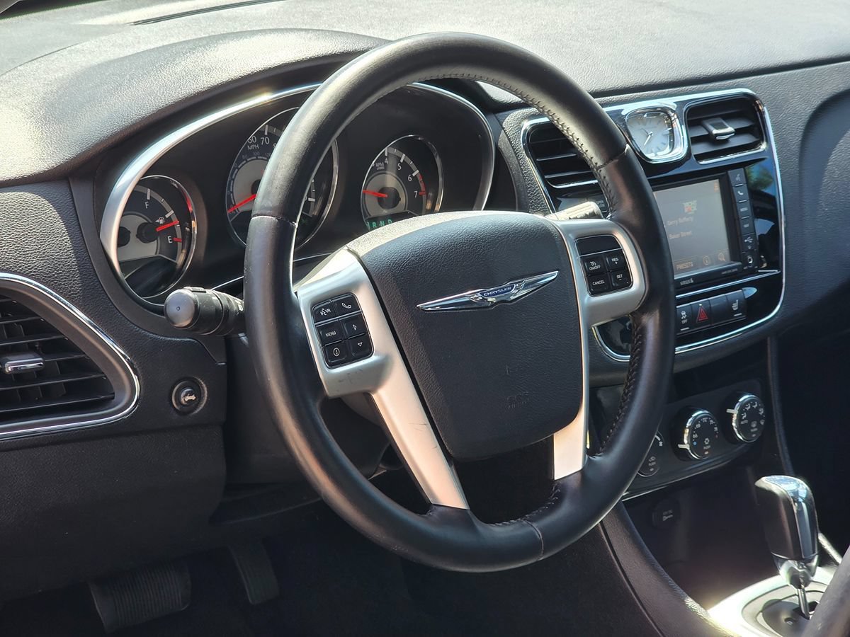 Used 2012 Chrysler 200 Limited FWD image 19