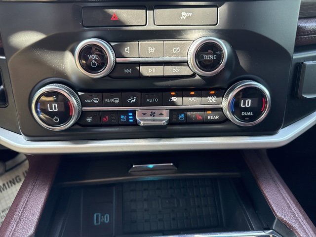 Used 2022 Ford Expedition Limited image 27