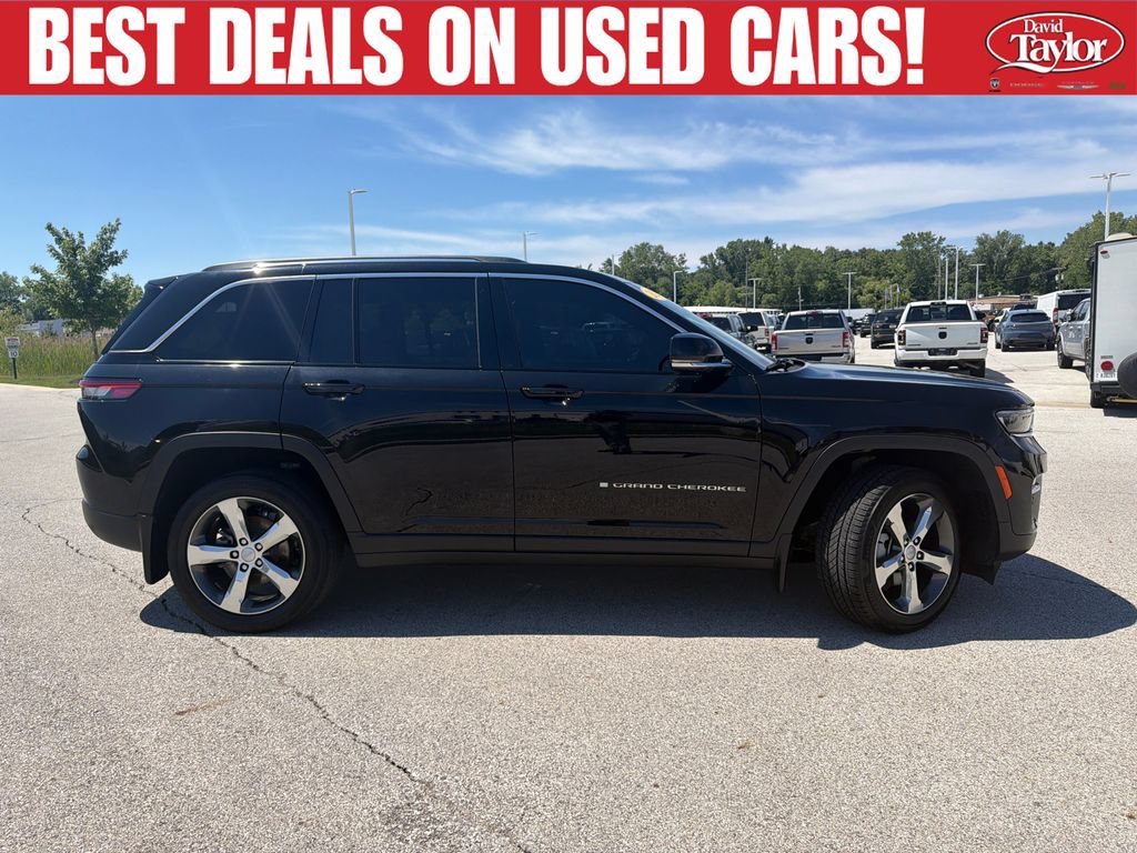 Used 2023 Jeep Grand Cherokee Limited AWD/4WD image 2