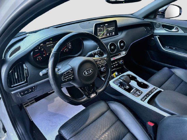 Used 2018 Kia Stinger GT2 AWD/4WD image 9