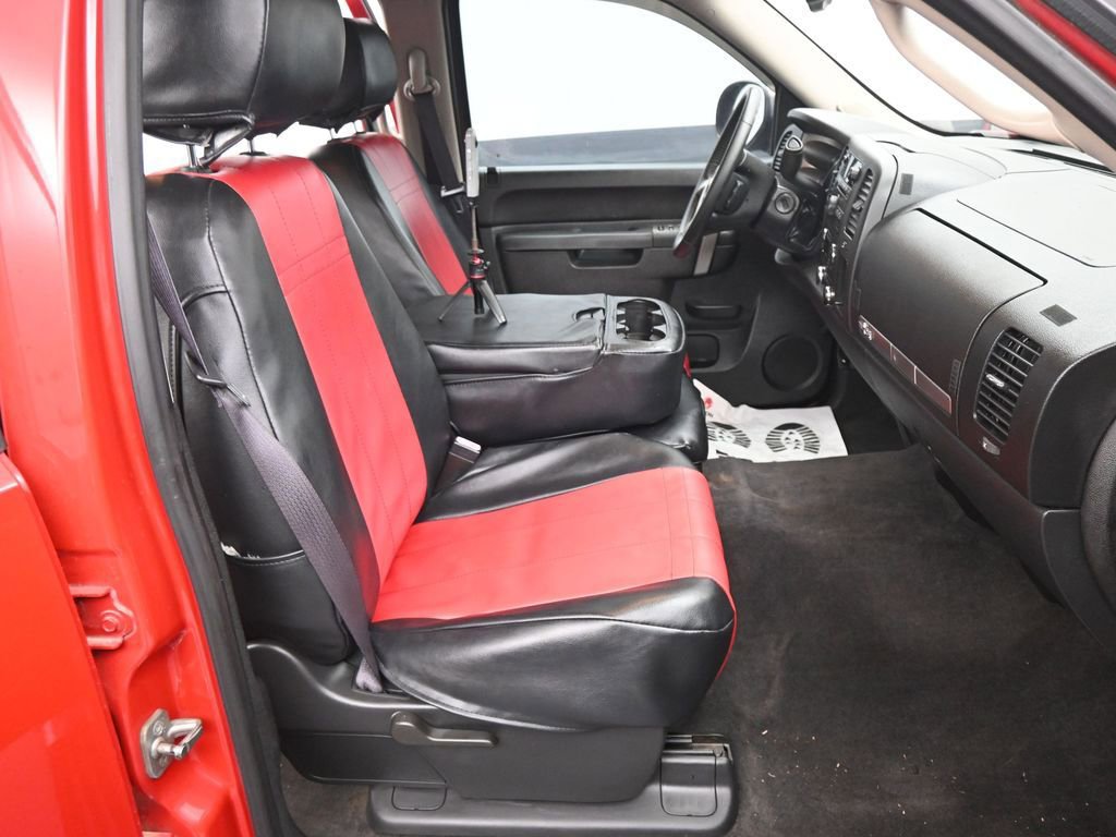 Used 2013 Chevrolet Silverado 1500 LT image 2