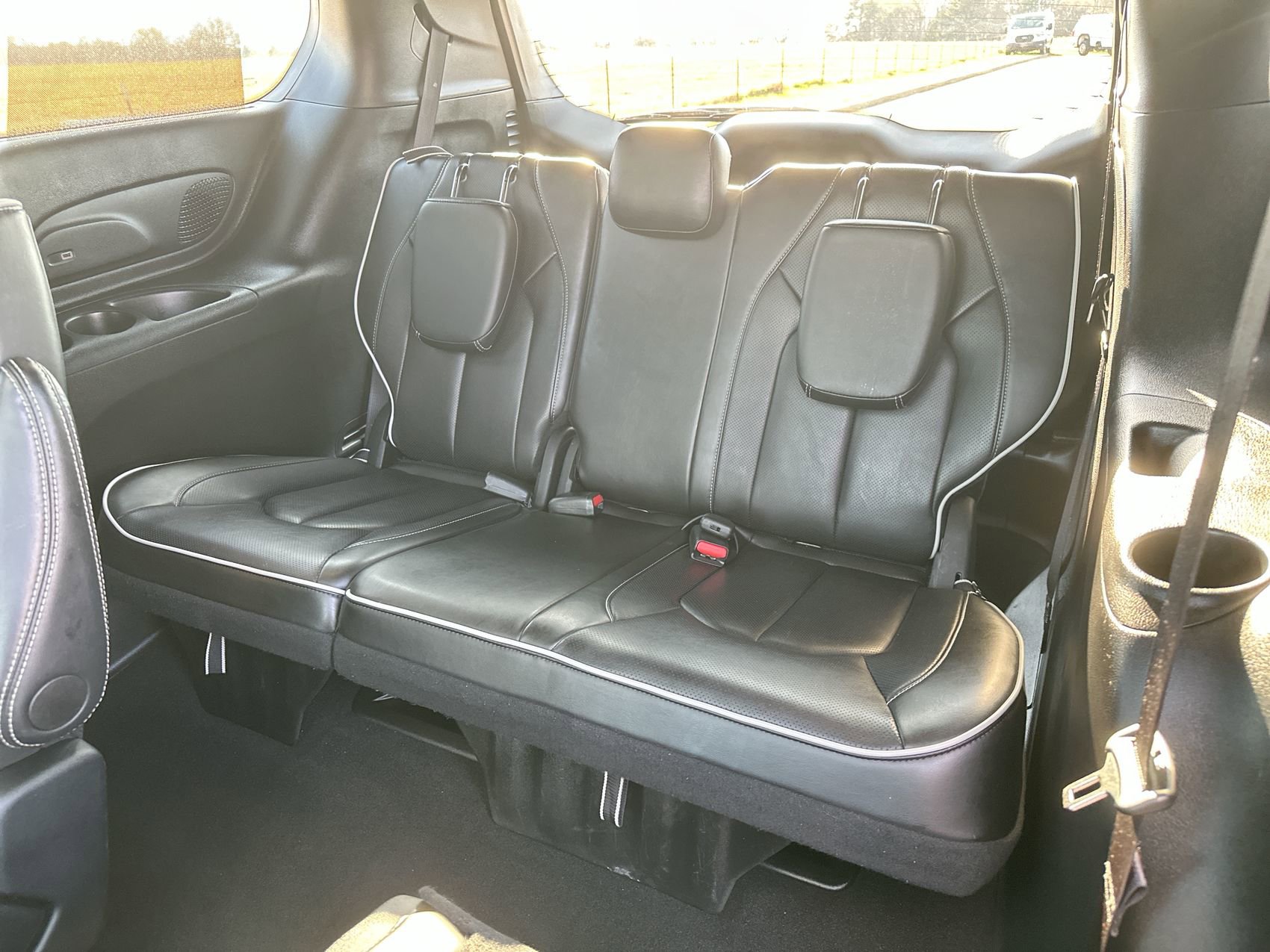 Used 2025 Chrysler Pacifica Limited image 24