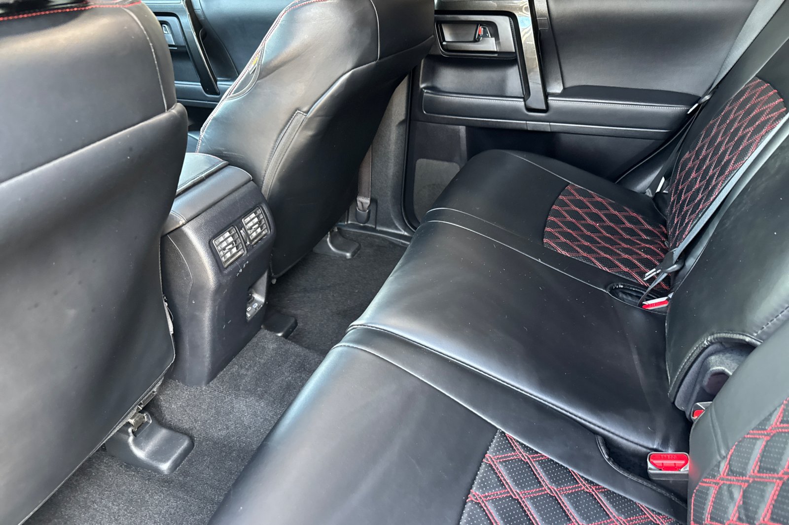 Used 2023 Toyota 4Runner 40th Anniversary SE AWD/4WD image 11