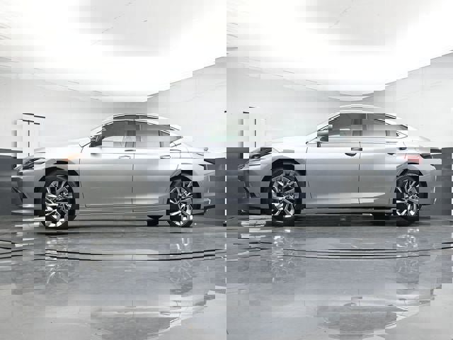 Used 2022 Lexus ES 350 Ultra Luxury w/ Accessory Package image 29