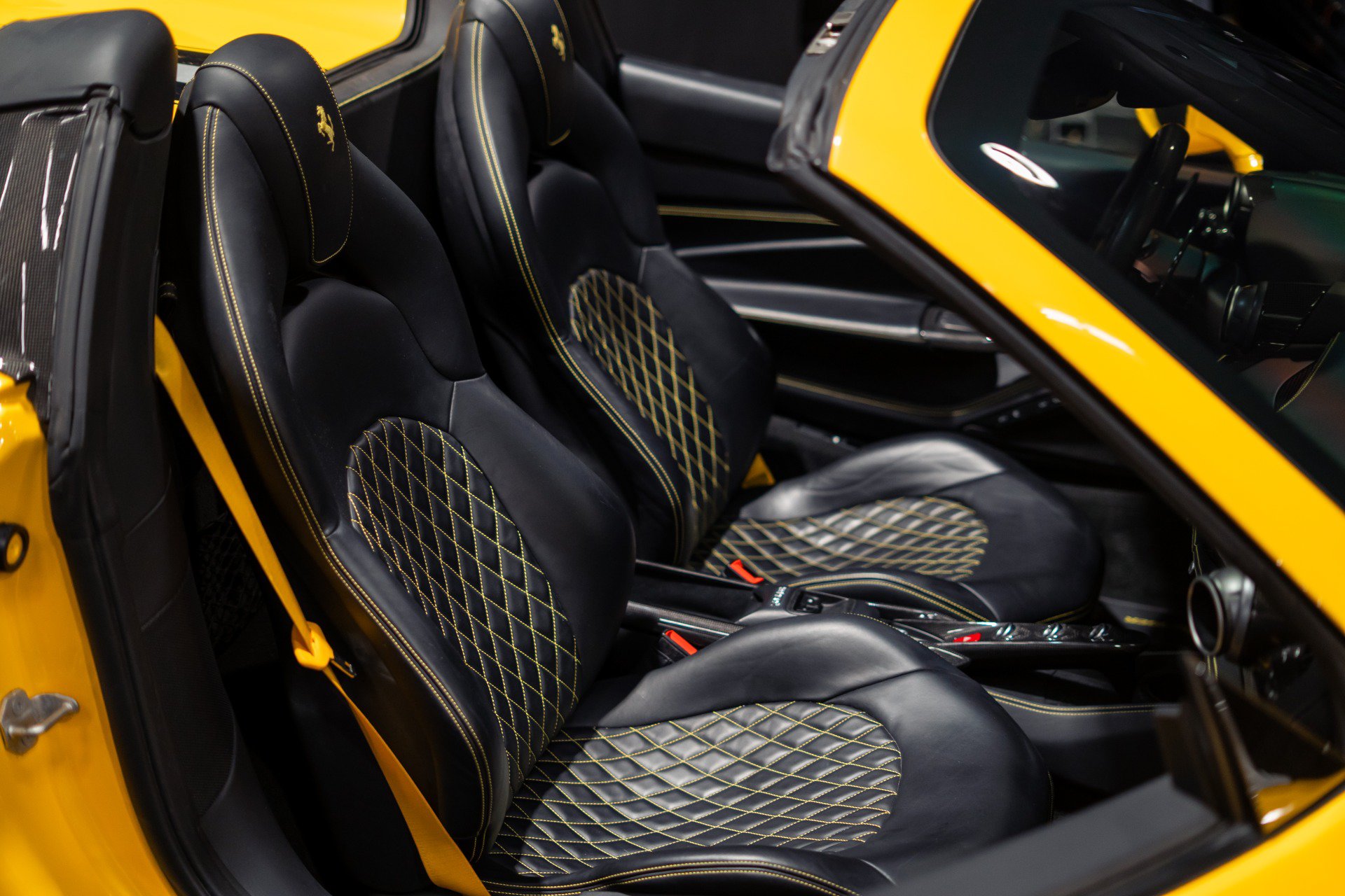 Used 2021 Ferrari F8 Tributo RWD image 44