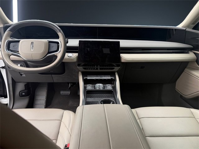 Used 2024 Lincoln Nautilus Premier image 10