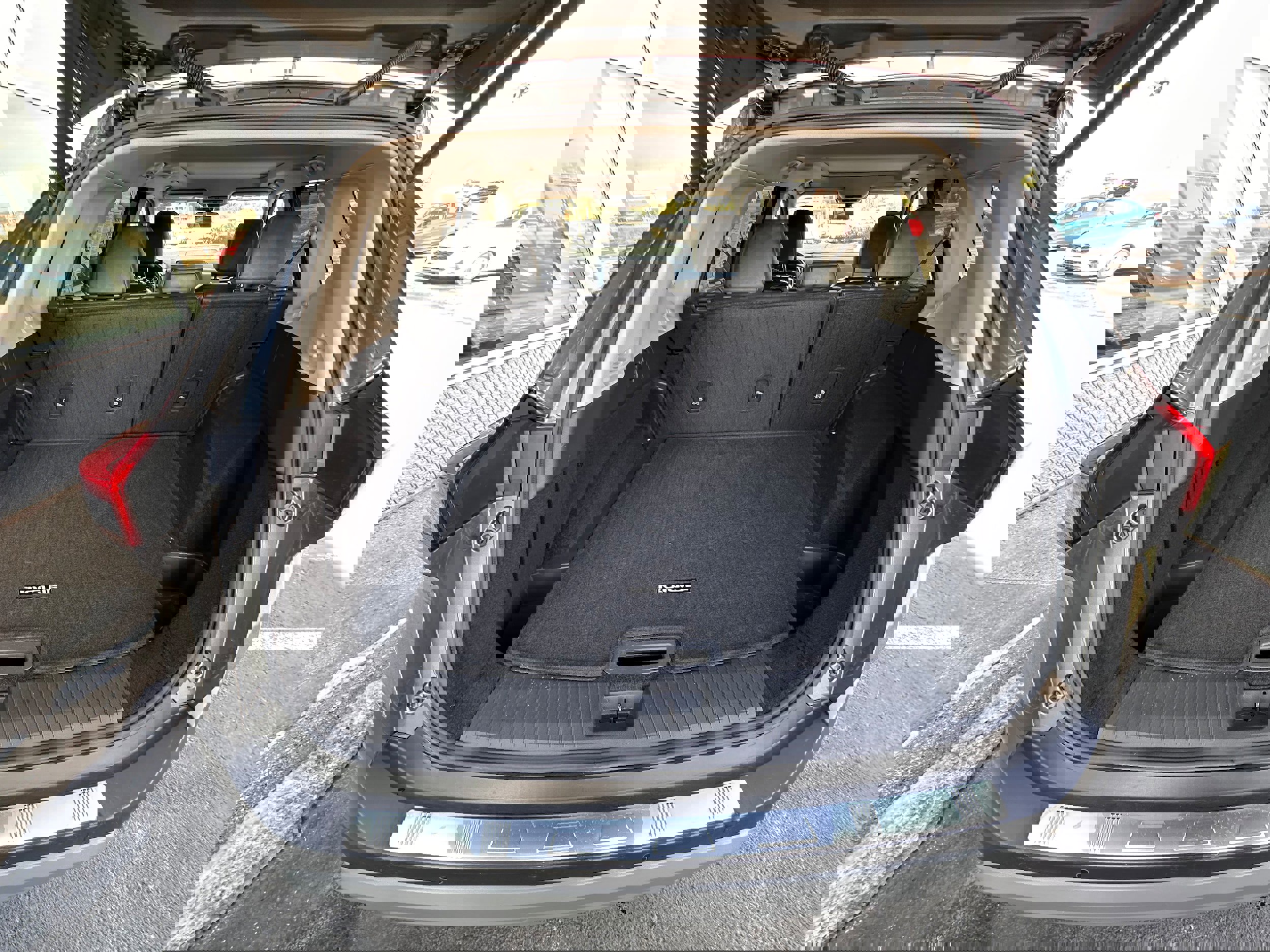 Used 2021 Nissan Rogue SV w/ Premium Package image 9