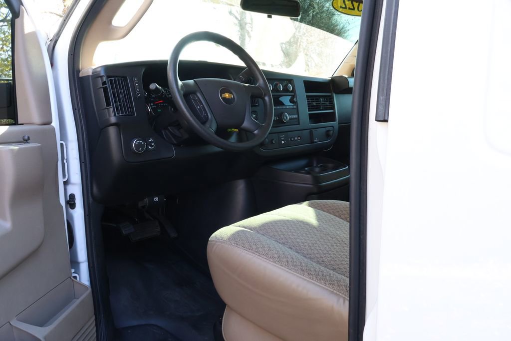 Used 2022 Chevrolet Express 3500 w/ Driver Convenience Package image 15
