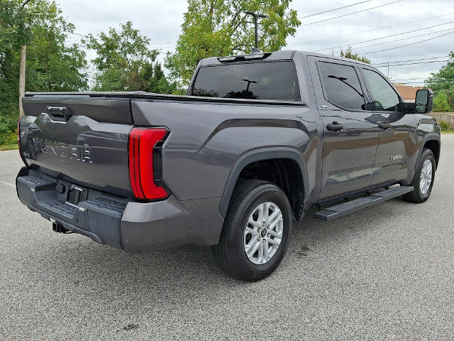 Used 2022 Toyota Tundra SR5 w/ SR5 Convenience Package AWD/4WD image 10