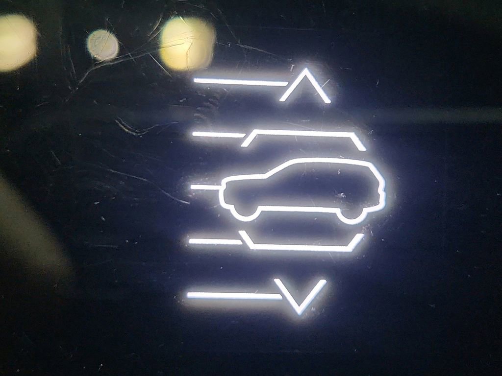 Used 2023 Jeep Grand Cherokee Overland image 43