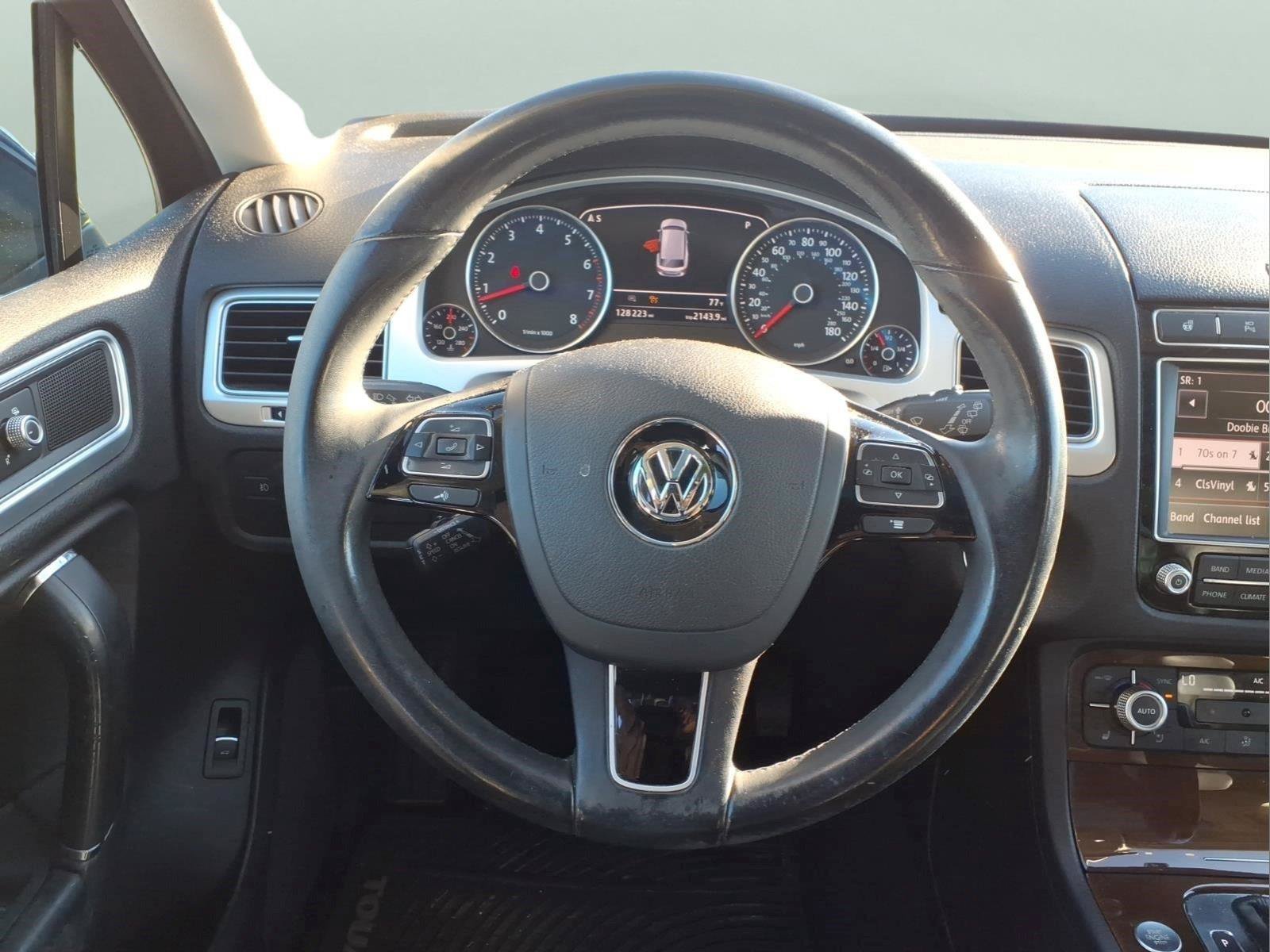 Used 2016 Volkswagen Touareg VR6 AWD/4WD image 10