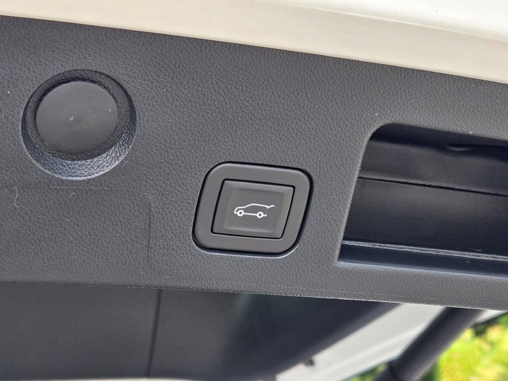 New 2027 GMC Terrain Elevation w/ Elevation Premium Package FWD image 25