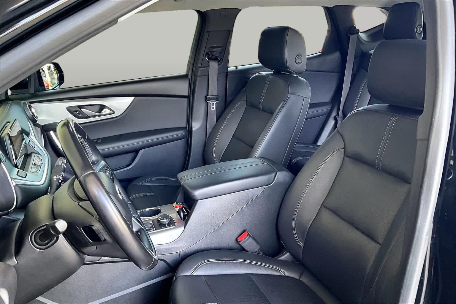 Used 2019 Chevrolet Blazer LT w/ Sound & Technology Package FWD image 8