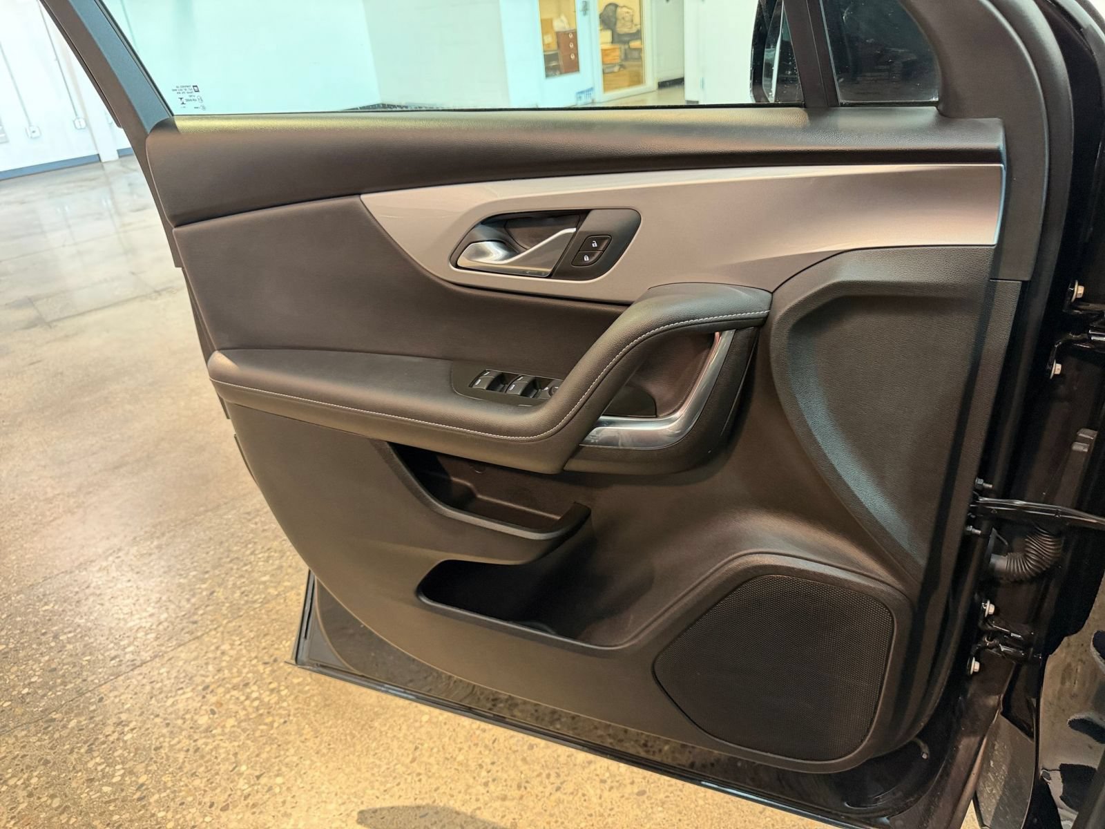 Used 2026 Chevrolet Blazer LT FWD image 18