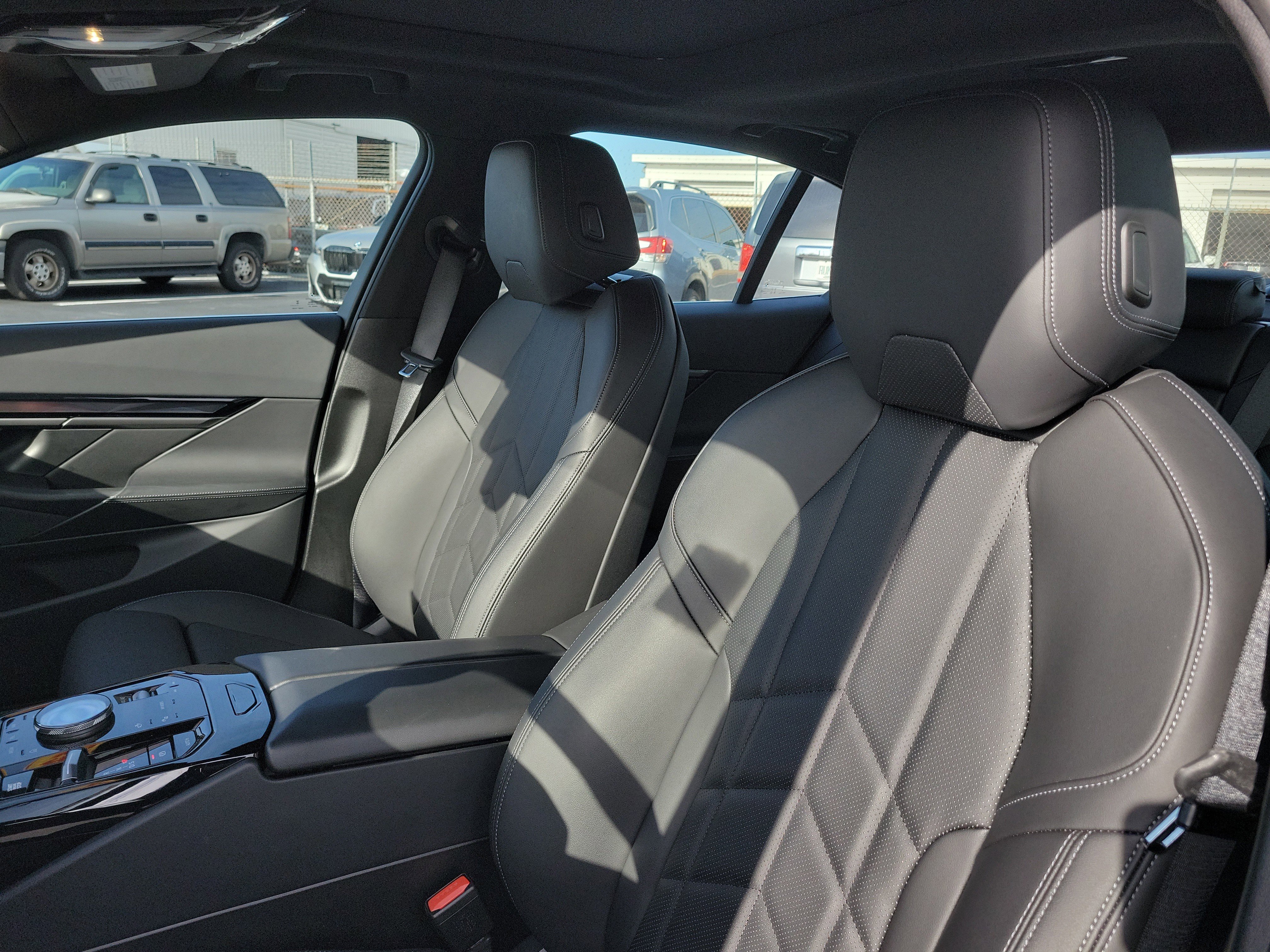 Used 2025 BMW 540i xDrive image 23