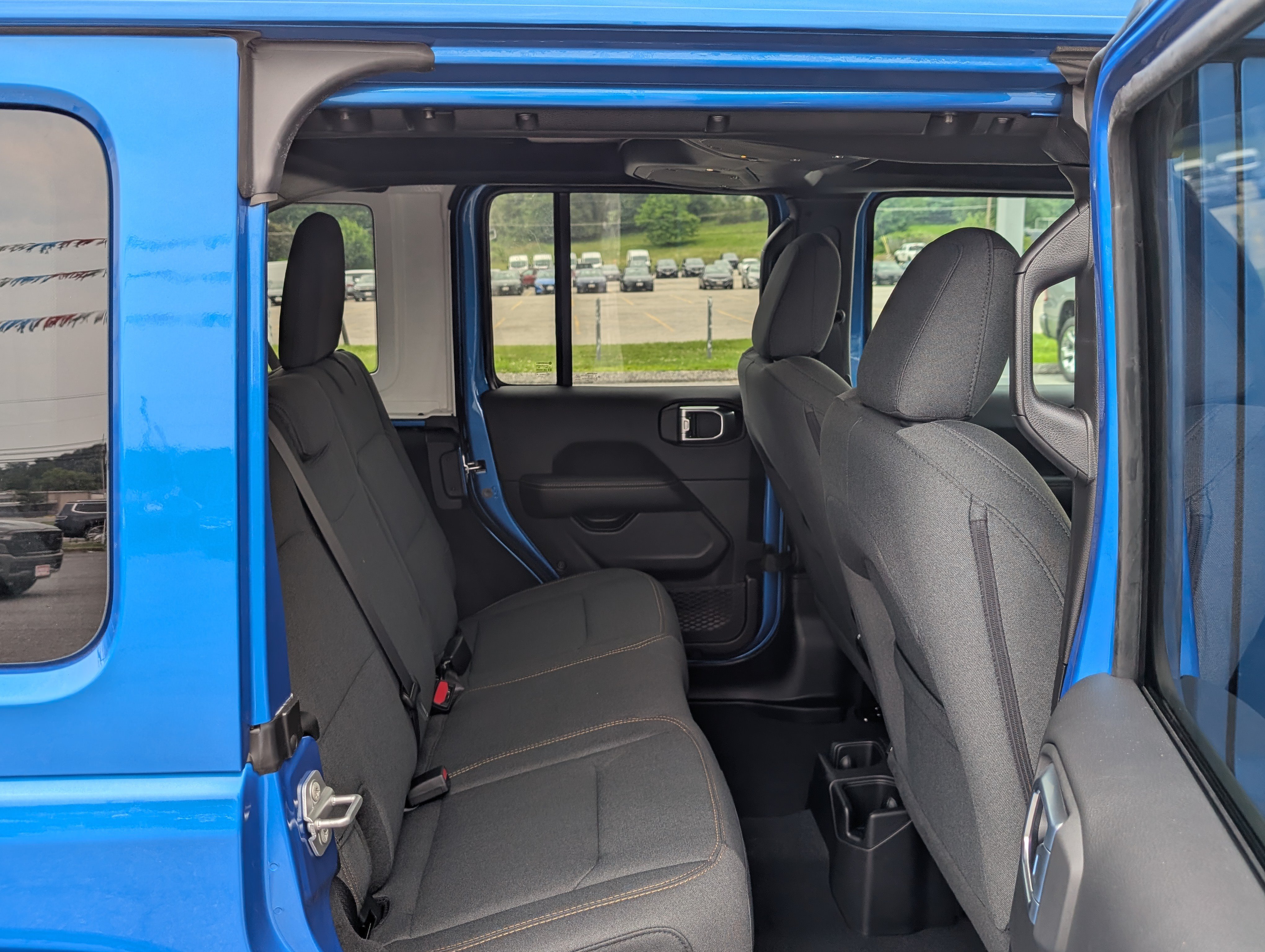 New 2026 Jeep Wrangler Unlimited Sahara AWD/4WD image 10