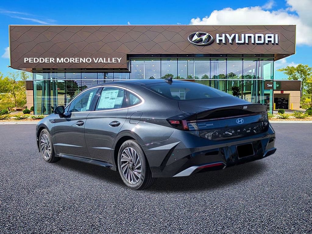 New 2025 Hyundai Sonata Limited image 4
