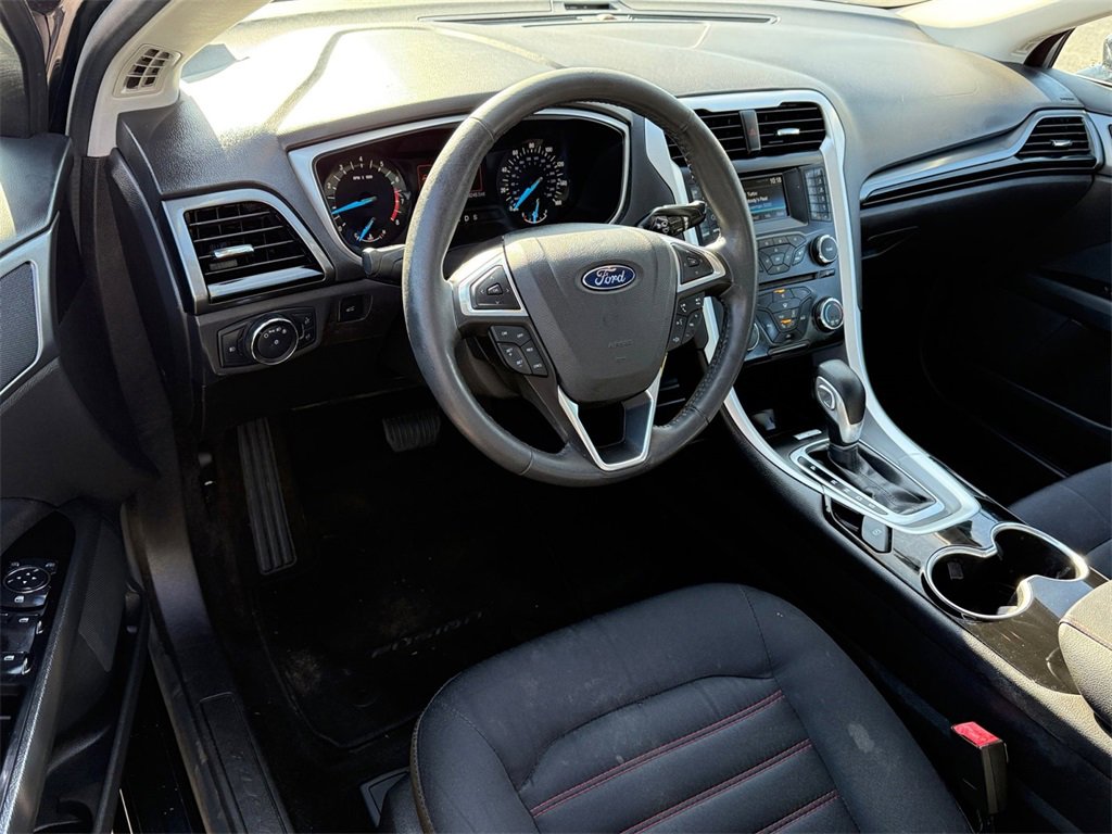 Used 2015 Ford Fusion SE w/ Equipment Group 201A image 16