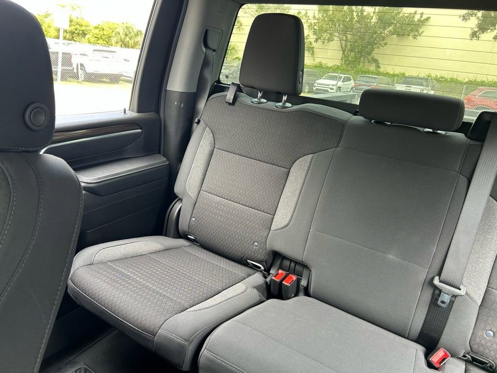 Used 2025 Chevrolet Silverado 2500 LT w/ Convenience Package image 13