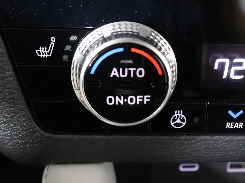 New 2025 Mitsubishi Outlander SEL image 57