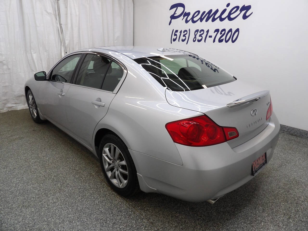 Used 2009 INFINITI G37 x Sedan w/ Premium Pkg image 4