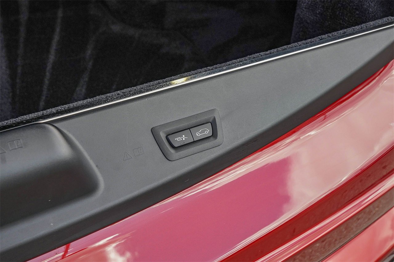 Certified 2024 Rolls-Royce Cullinan Black Badge w/ Dark Exterior Package image 48