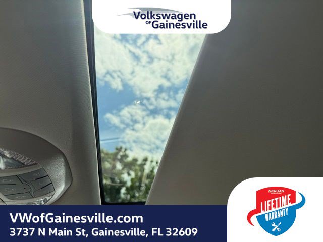 Used 2024 Chrysler Pacifica Limited FWD image 25