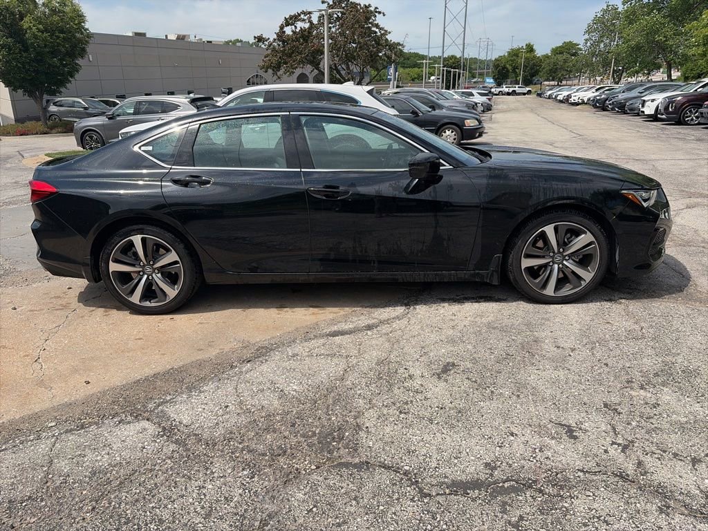 Used 2025 Acura TLX w/ Technology Package FWD image 4